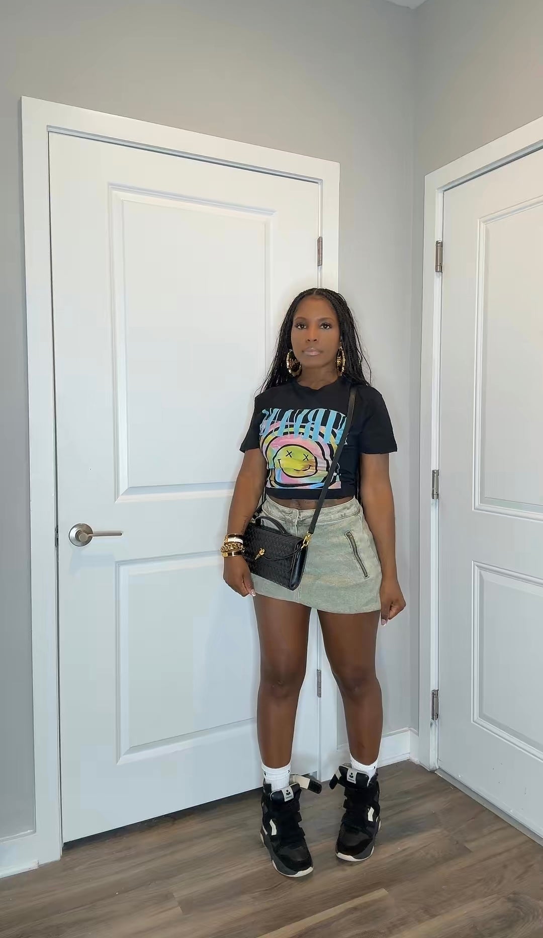 Rush her skirt