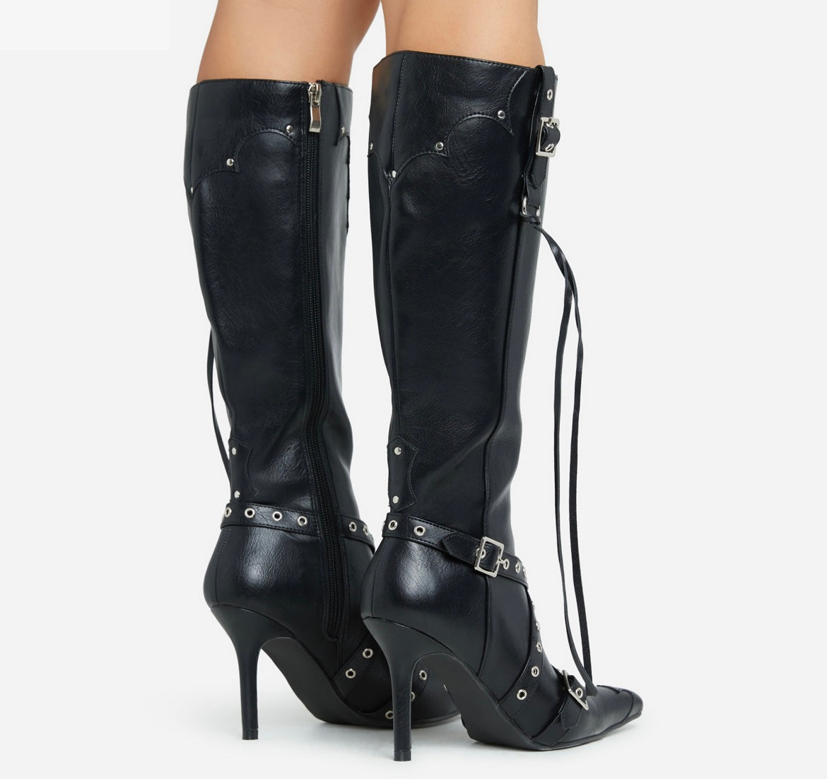 Savage boot