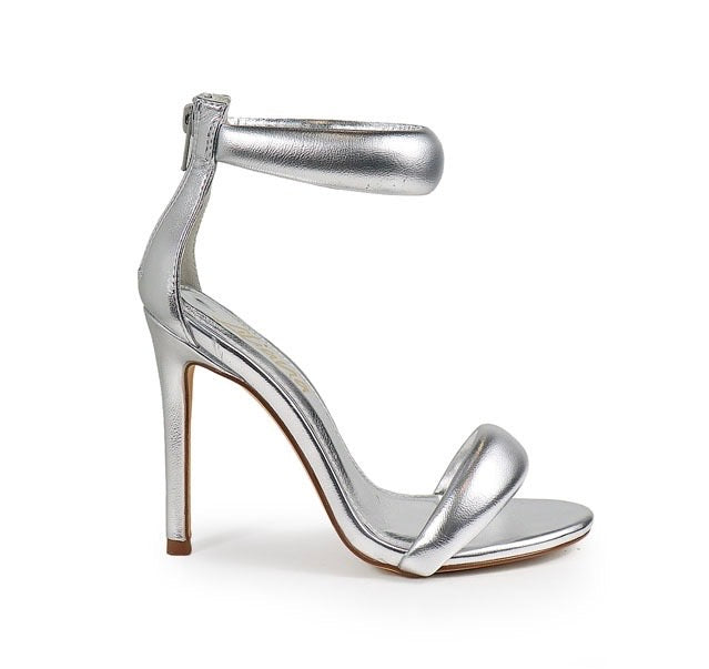 Nakia heel