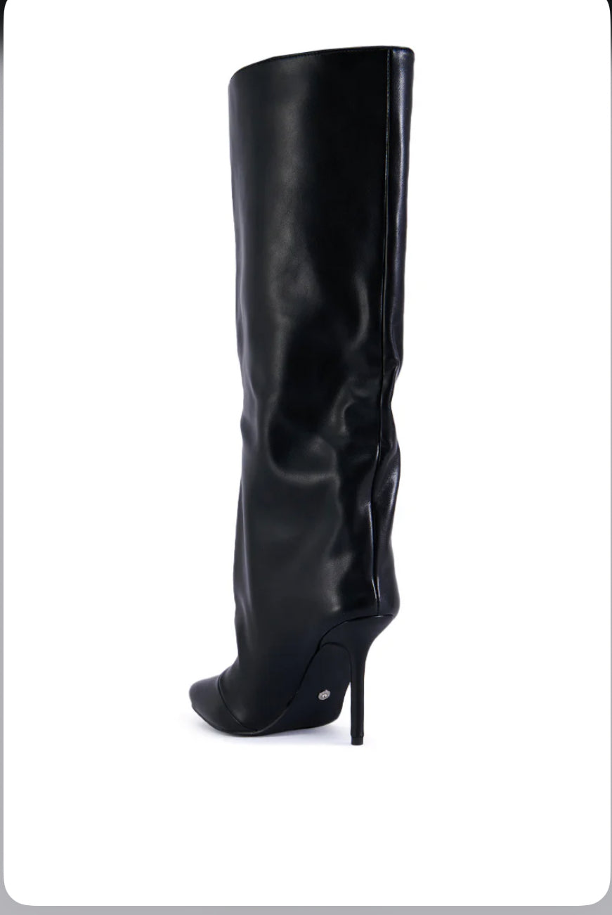 Next door  boot
